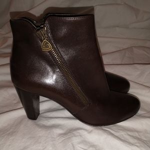 AGL Attilio Giusti Leombruni Leather Ankle Booties